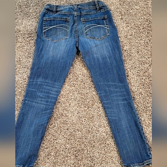 a.n.a Modern Fit Skinny Jeans- Size 4 - Picture 3 of 4
